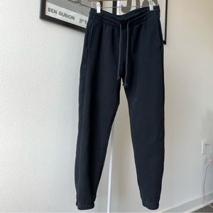Black Aritzia TNA sweatpants